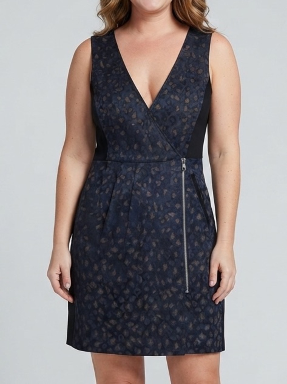 Marc by Marc Jacobs Jacquard Animal Print V-Neck Dress Size 6 Black